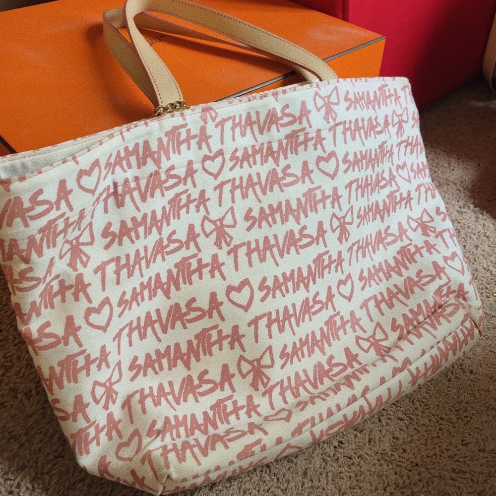 Samantha Thavasa - Classic Shoulder Bag